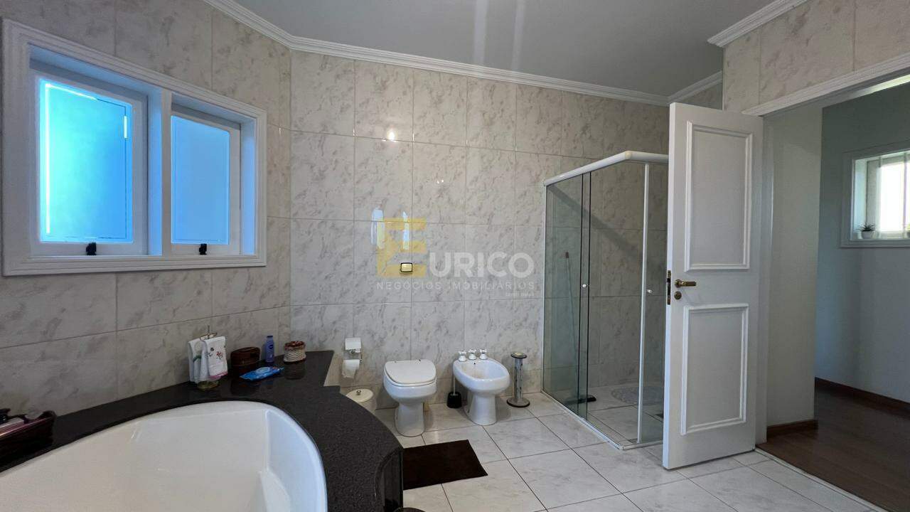 Casa à venda no PARQUE TERRANOVA em Valinhos/SP: