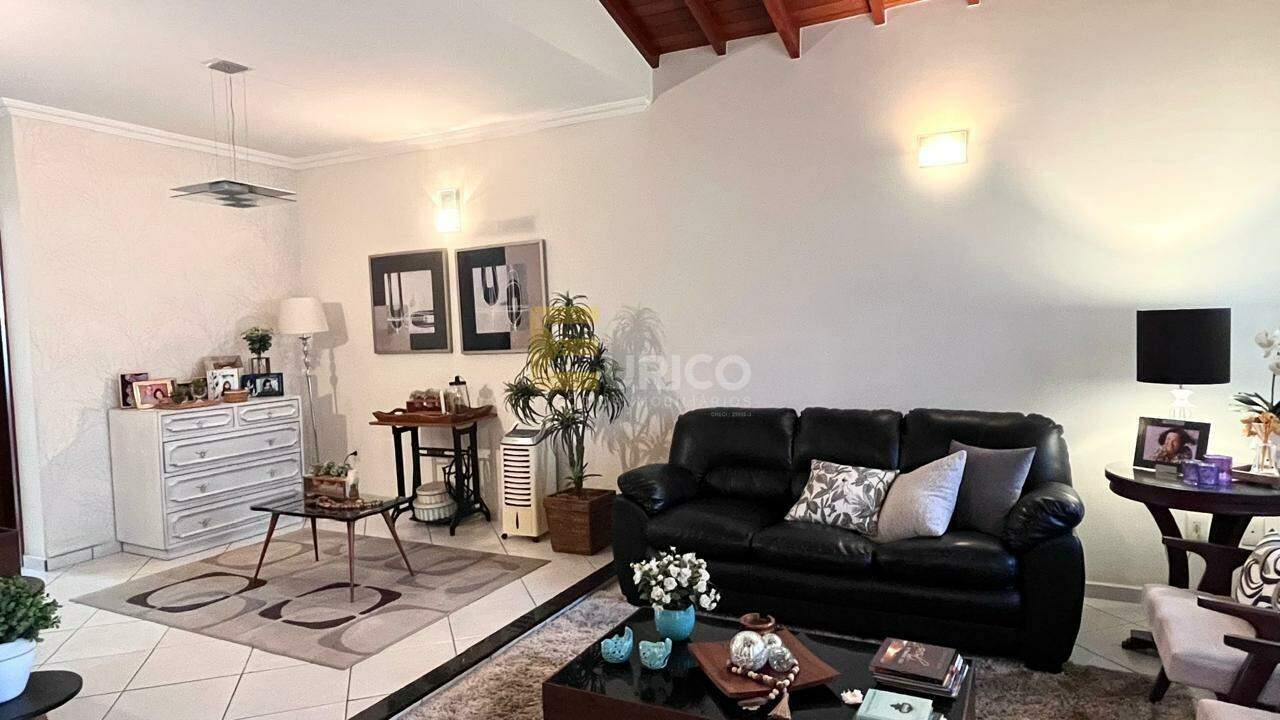 Casa em condomínio à venda no Condomínio Vivenda das Quaresmeiras em Valinhos/SP: 
