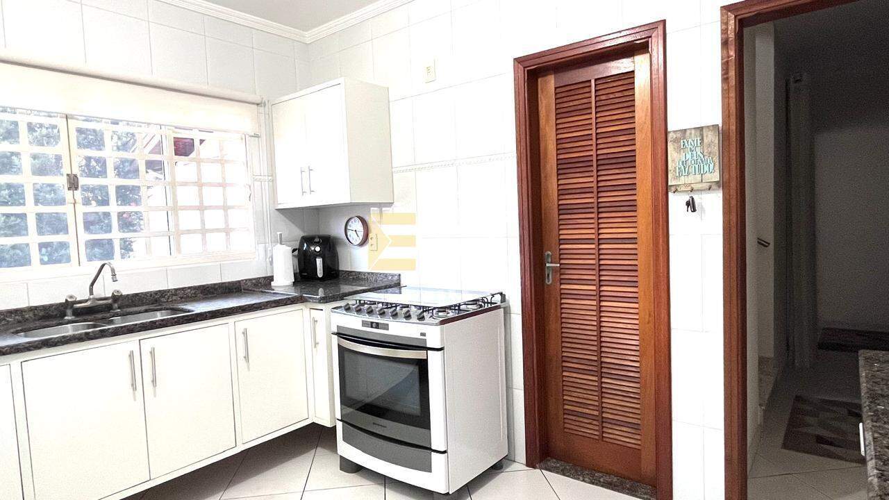 Casa em condomínio à venda no Condomínio Vivenda das Quaresmeiras em Valinhos/SP: 