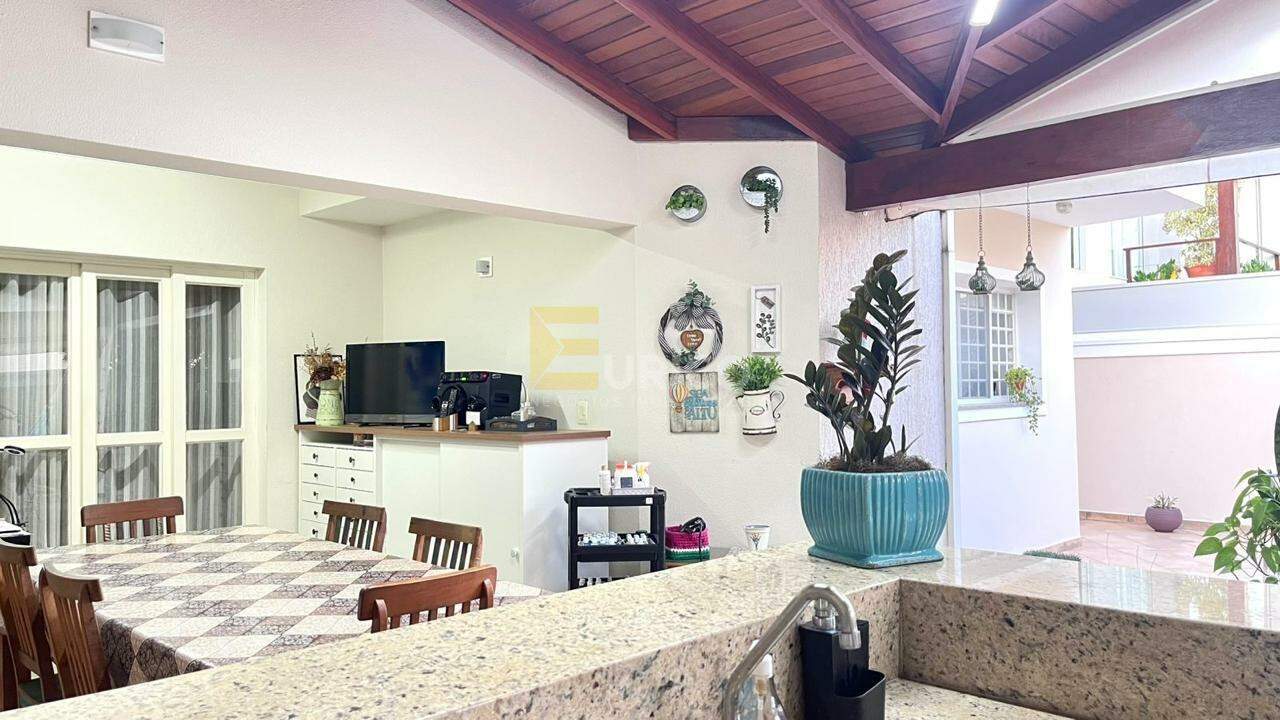 Casa em condomínio à venda no Condomínio Vivenda das Quaresmeiras em Valinhos/SP: 