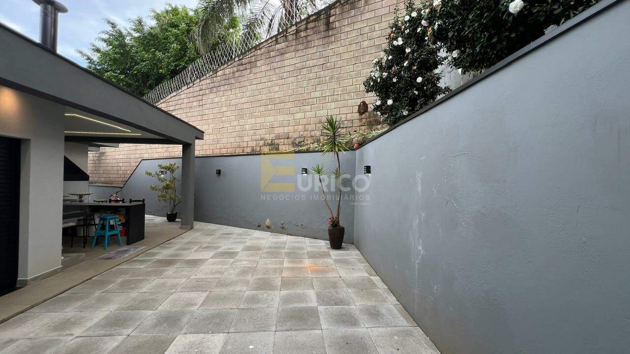 Casa à venda no JARDIM DAS PALMEIRAS em Valinhos/SP: