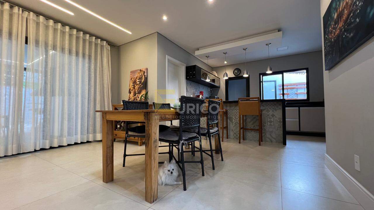 Casa à venda no JARDIM DAS PALMEIRAS em Valinhos/SP: