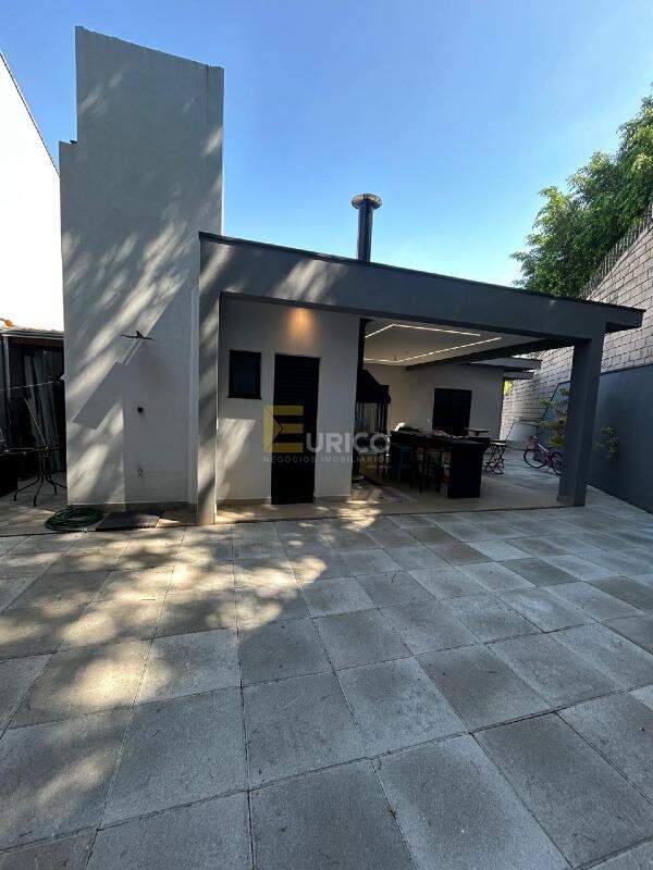 Casa à venda no JARDIM DAS PALMEIRAS em Valinhos/SP: