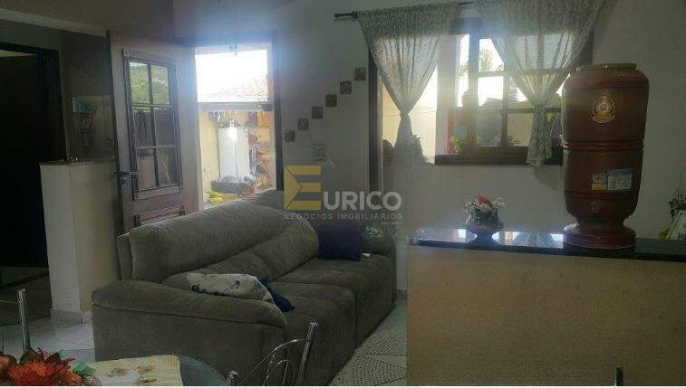 Casa à venda no PARQUE DAS COLINAS em Valinhos/SP: 