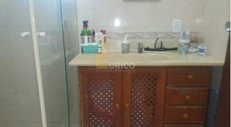 Casa à venda no PARQUE DAS COLINAS em Valinhos/SP:
