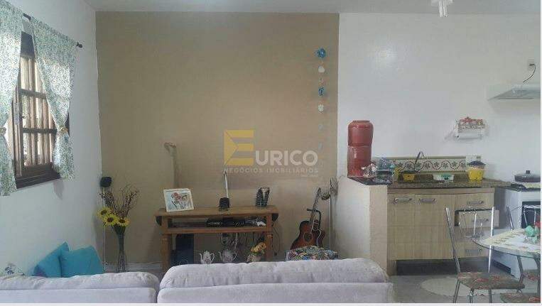 Casa à venda no PARQUE DAS COLINAS em Valinhos/SP: 