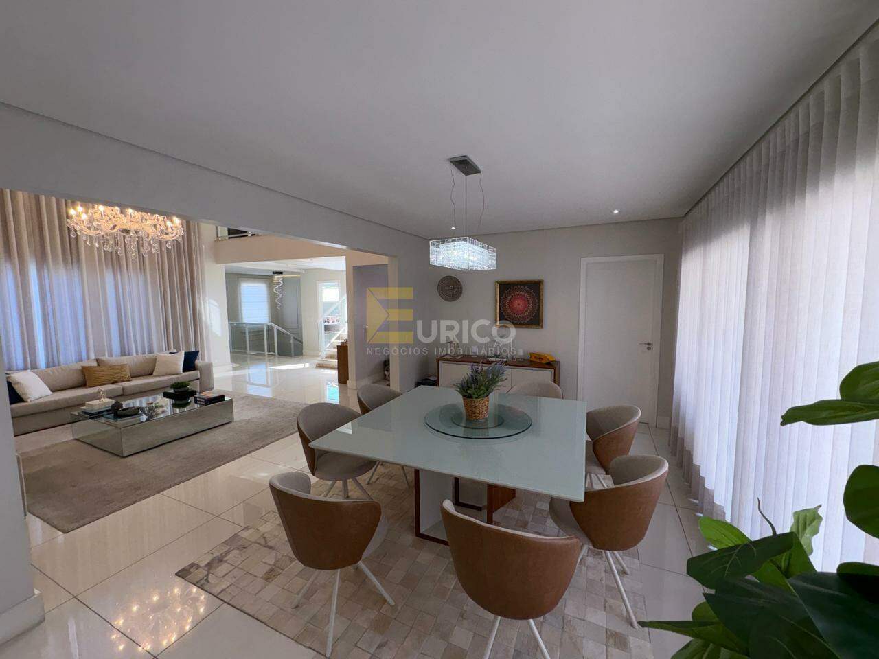 Casa em condomínio à venda no Condomínio Villaggio Capríccio em Louveira/SP: sala de jantar