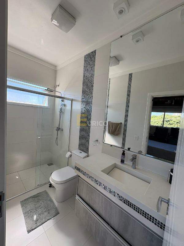Casa em condomínio à venda no Condomínio Villaggio Capríccio em Louveira/SP: banheiro suíte 1