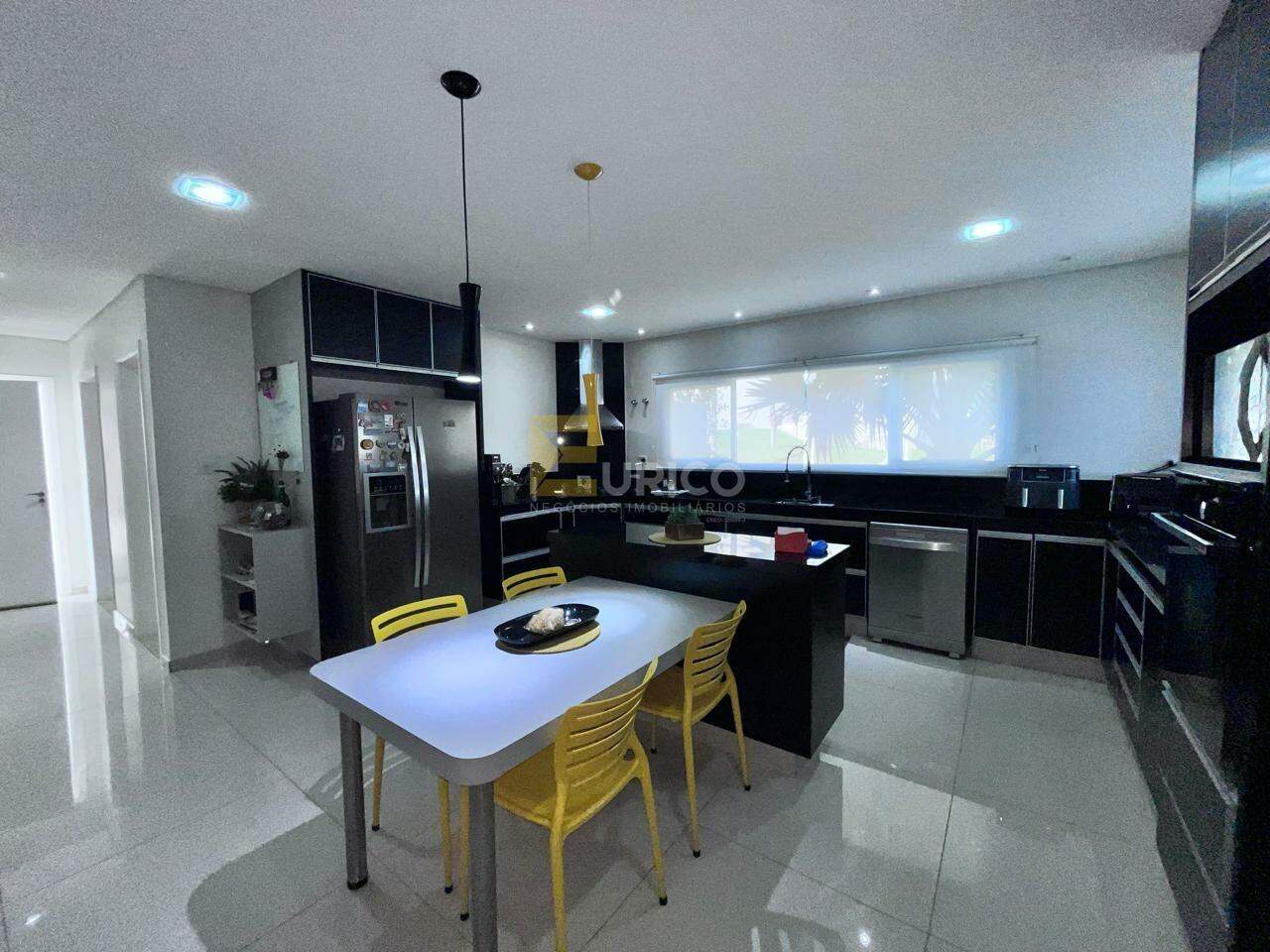 Casa em condomínio à venda no Condomínio Villaggio Capríccio em Louveira/SP: cozinha