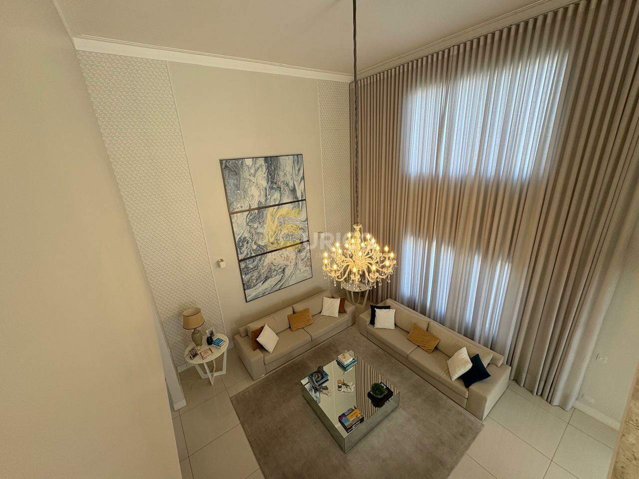 Casa em condomínio à venda no Condomínio Villaggio Capríccio em Louveira/SP: sala de estar