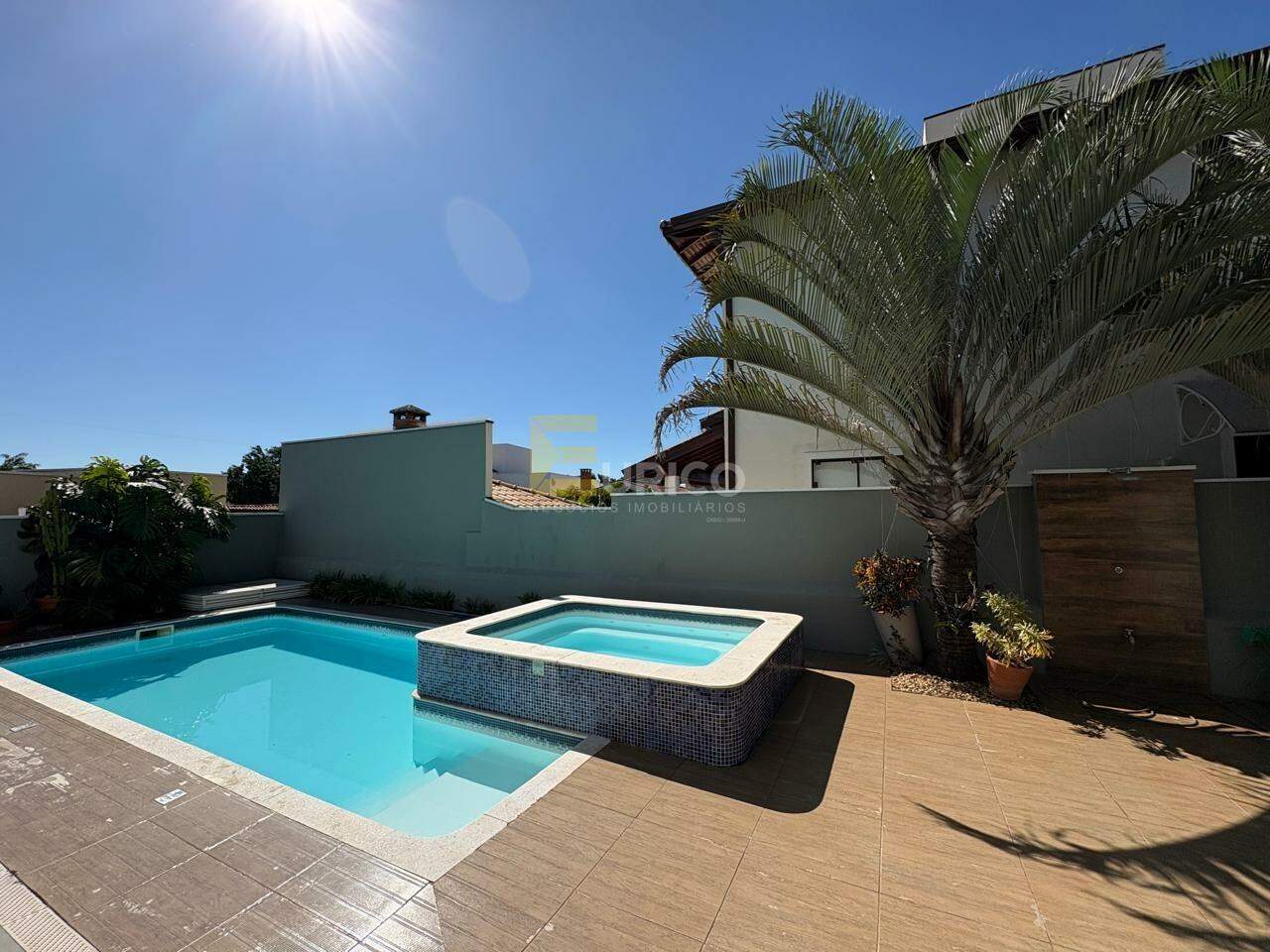 Casa em condomínio à venda no Condomínio Villaggio Capríccio em Louveira/SP: piscina c/ spa