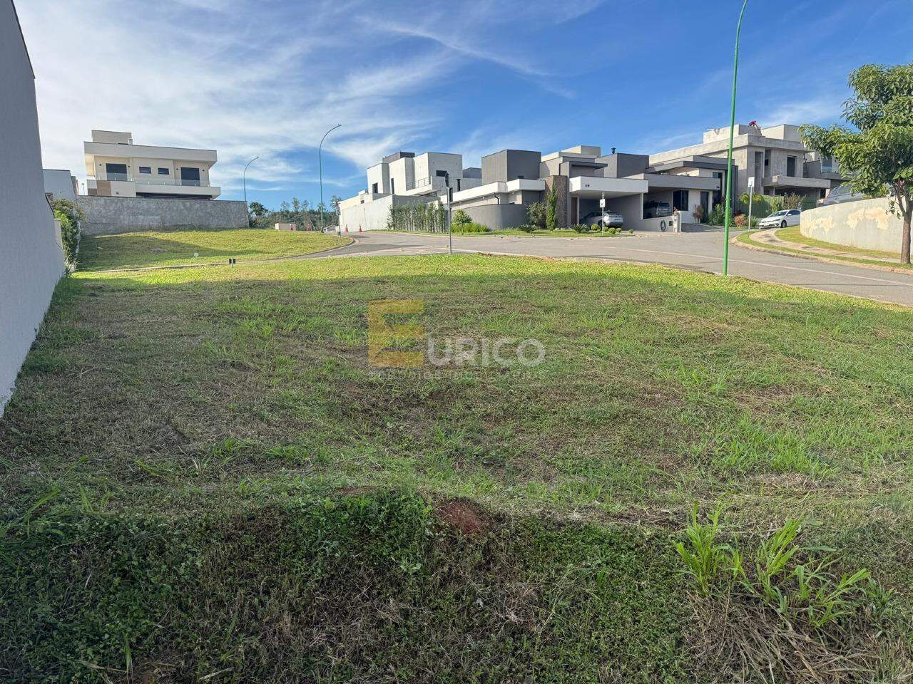 Terreno em Condomínio à venda no Condomínio Residencial Mont’Alcino em Valinhos/SP: 