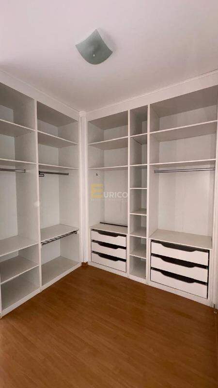 Casa em condomínio para aluguel no Condomínio Recanto dos Paturis em Vinhedo/SP: closet suite 
