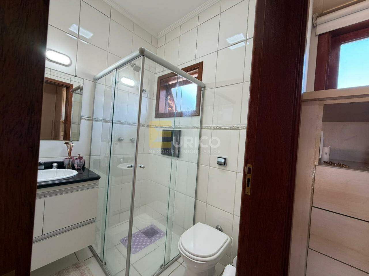 Casa em condomínio à venda no Condomínio Vivenda das Quaresmeiras em Valinhos/SP: