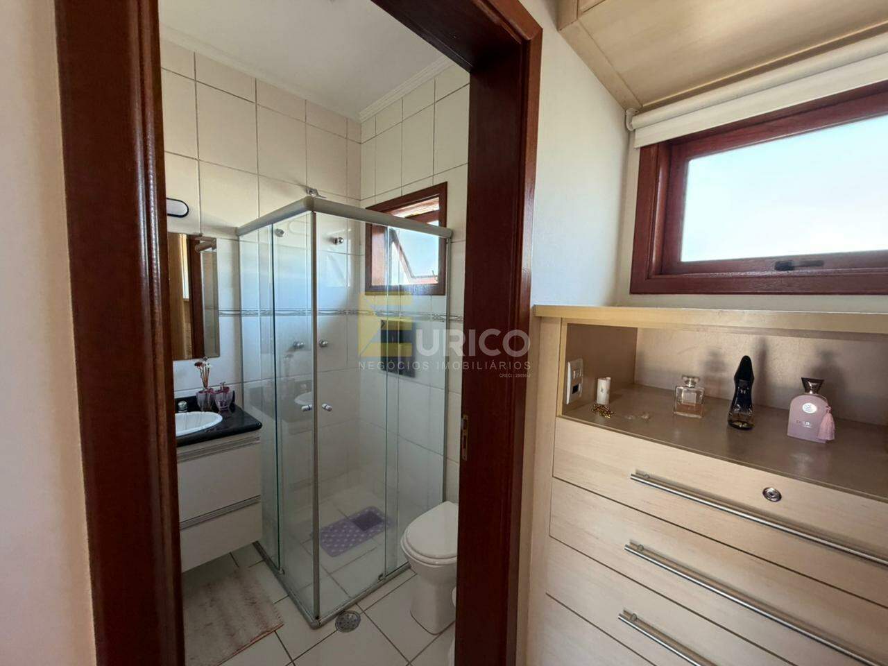 Casa em condomínio à venda no Condomínio Vivenda das Quaresmeiras em Valinhos/SP: