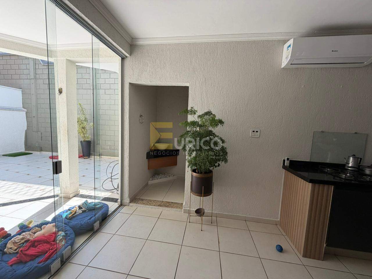 Casa em condomínio à venda no Condomínio Vivenda das Quaresmeiras em Valinhos/SP: