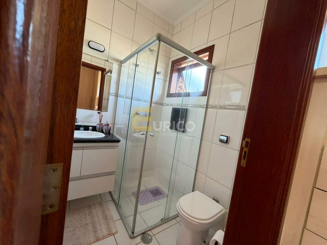 Casa em condomínio à venda no Condomínio Vivenda das Quaresmeiras em Valinhos/SP: