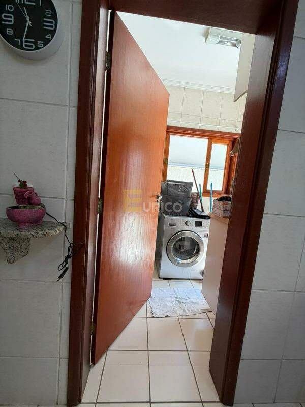 Casa em condomínio à venda no Condomínio Vivenda das Quaresmeiras em Valinhos/SP: