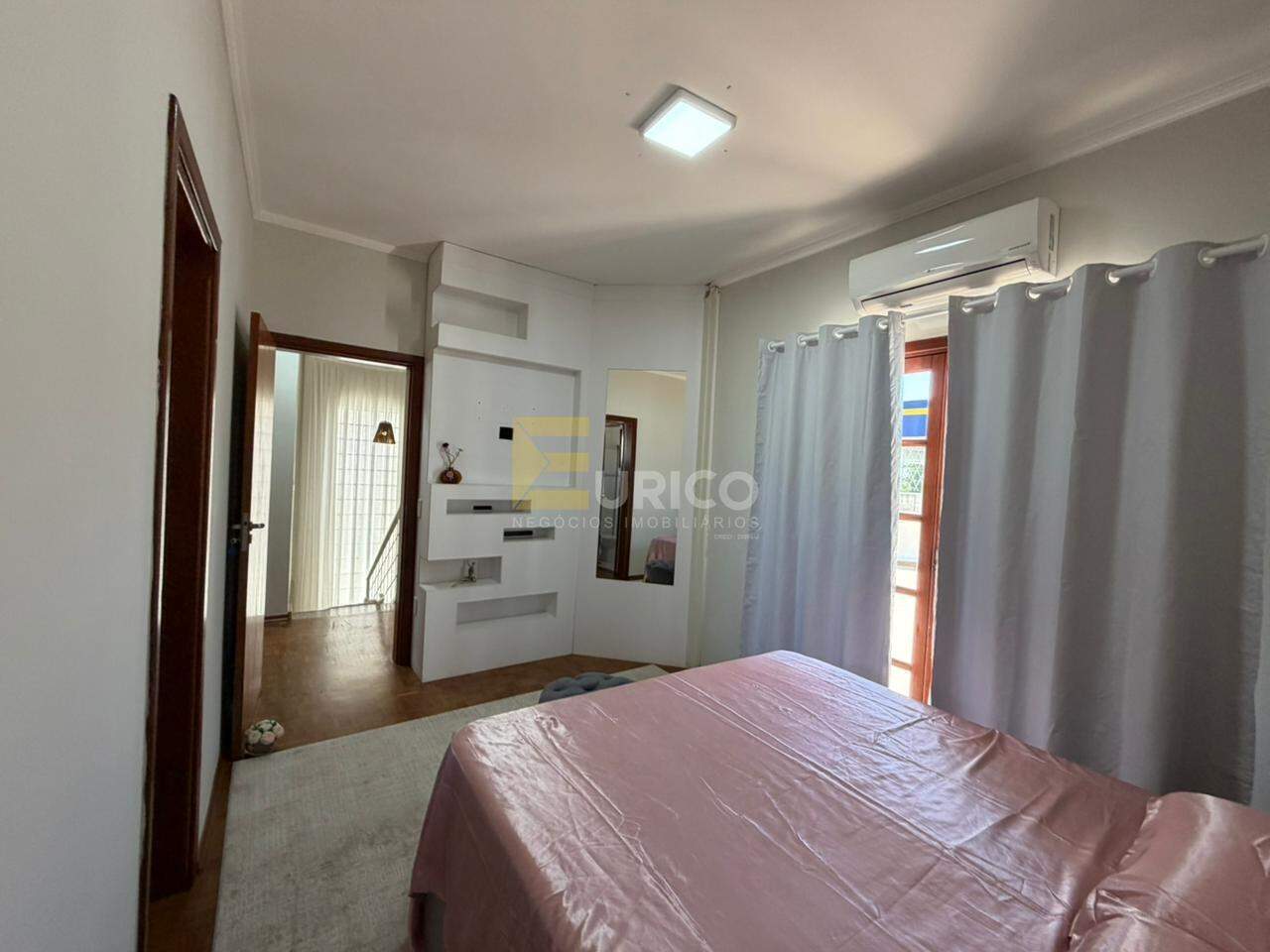 Casa em condomínio à venda no Condomínio Vivenda das Quaresmeiras em Valinhos/SP: