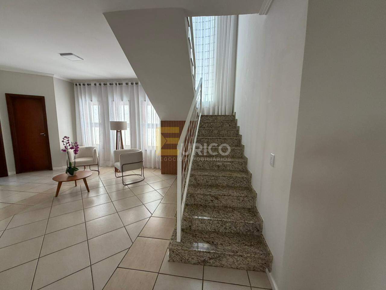 Casa em condomínio à venda no Condomínio Vivenda das Quaresmeiras em Valinhos/SP: