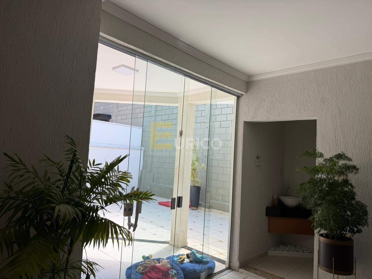 Casa em condomínio à venda no Condomínio Vivenda das Quaresmeiras em Valinhos/SP: