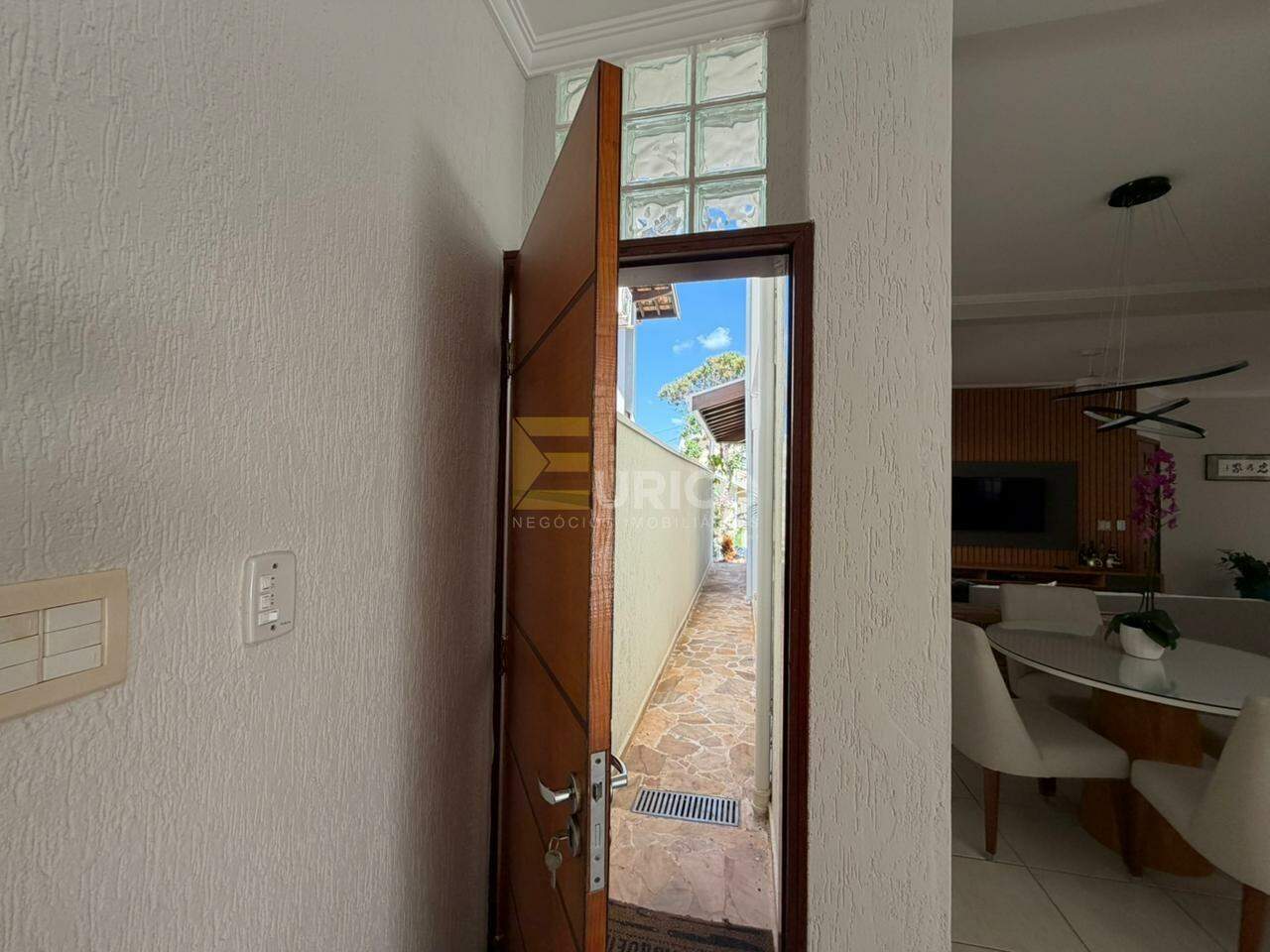 Casa em condomínio à venda no Condomínio Vivenda das Quaresmeiras em Valinhos/SP: