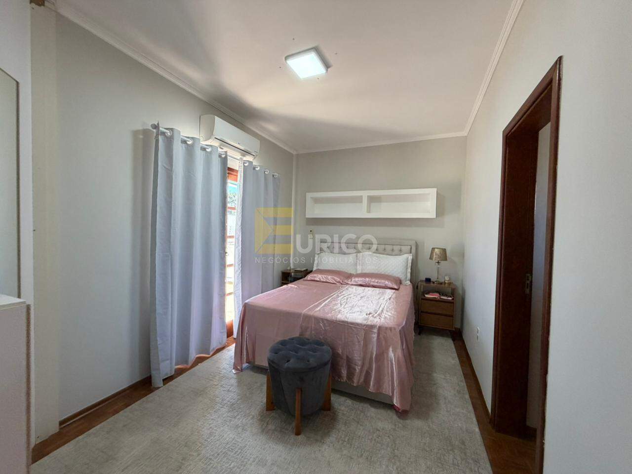 Casa em condomínio à venda no Condomínio Vivenda das Quaresmeiras em Valinhos/SP: