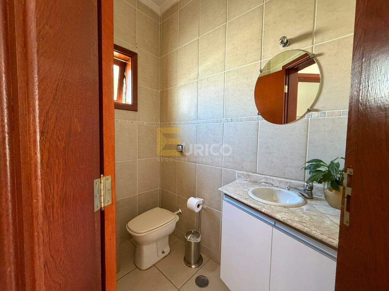 Casa em condomínio à venda no Condomínio Vivenda das Quaresmeiras em Valinhos/SP:
