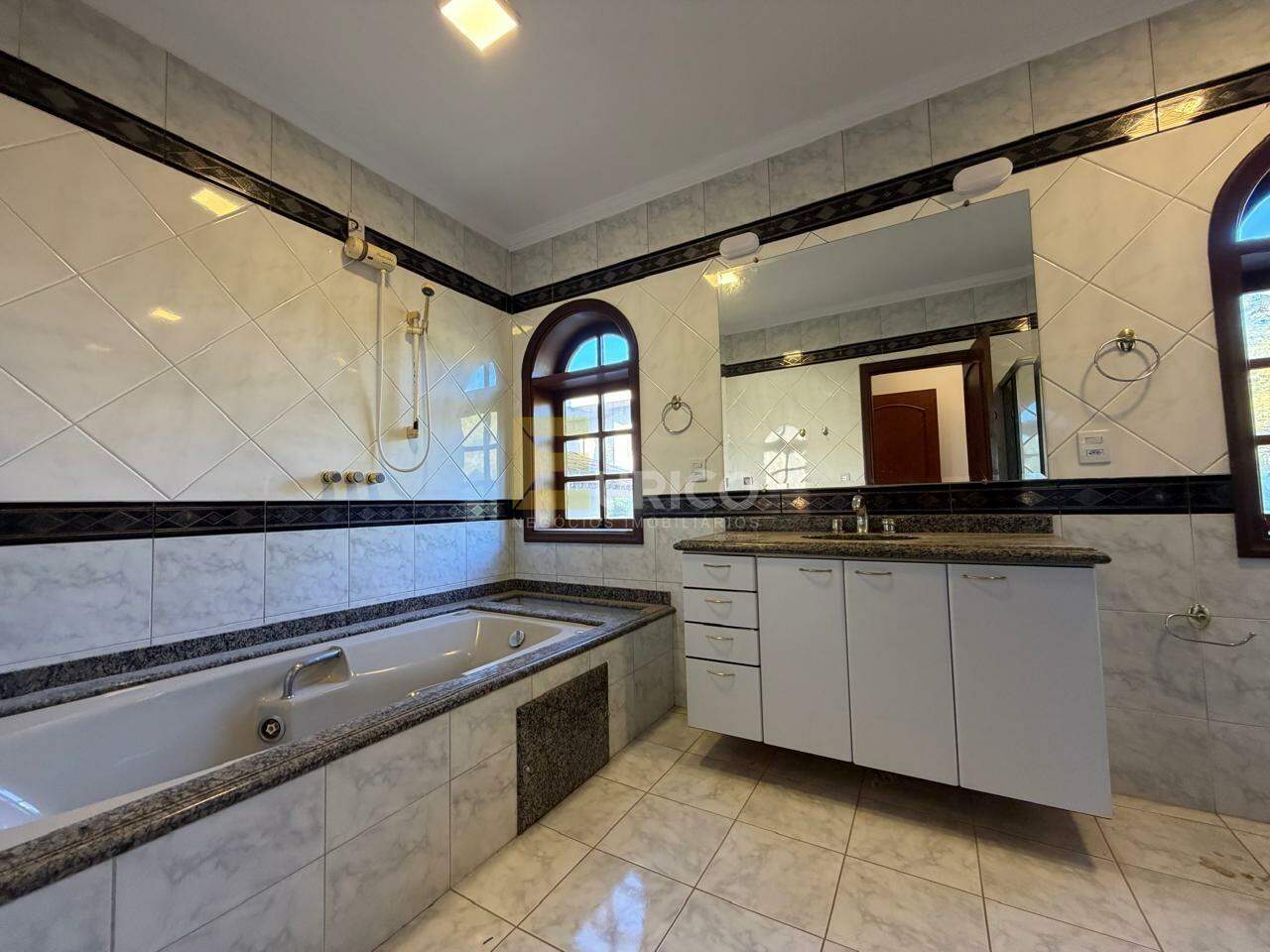 Casa em condomínio para aluguel no Condomínio Village Visconde de Itamaracá em Valinhos/SP:
