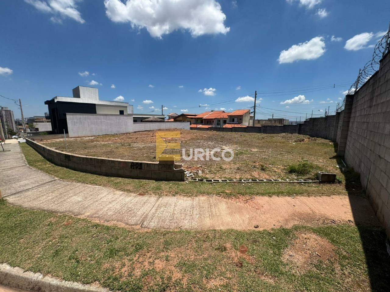 Terreno à venda no Jardim Vila São Domingos em Sorocaba/SP: