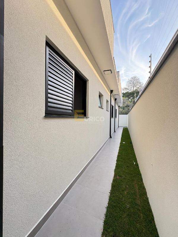 Casa à venda no Bosque em Vinhedo/SP: entrada lateral
