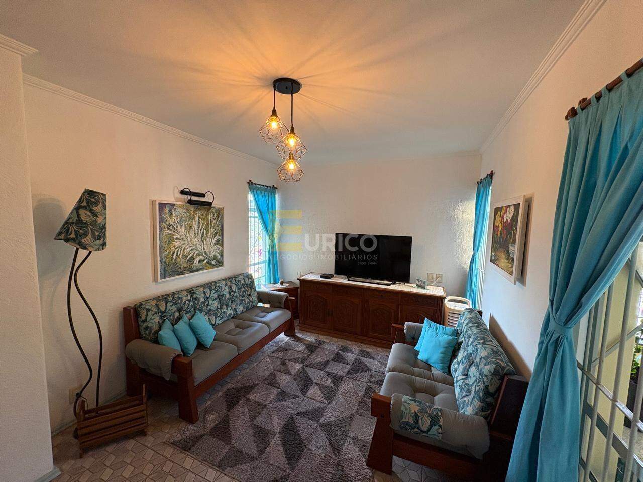 Casa à venda no Centro em Vinhedo/SP: SALA