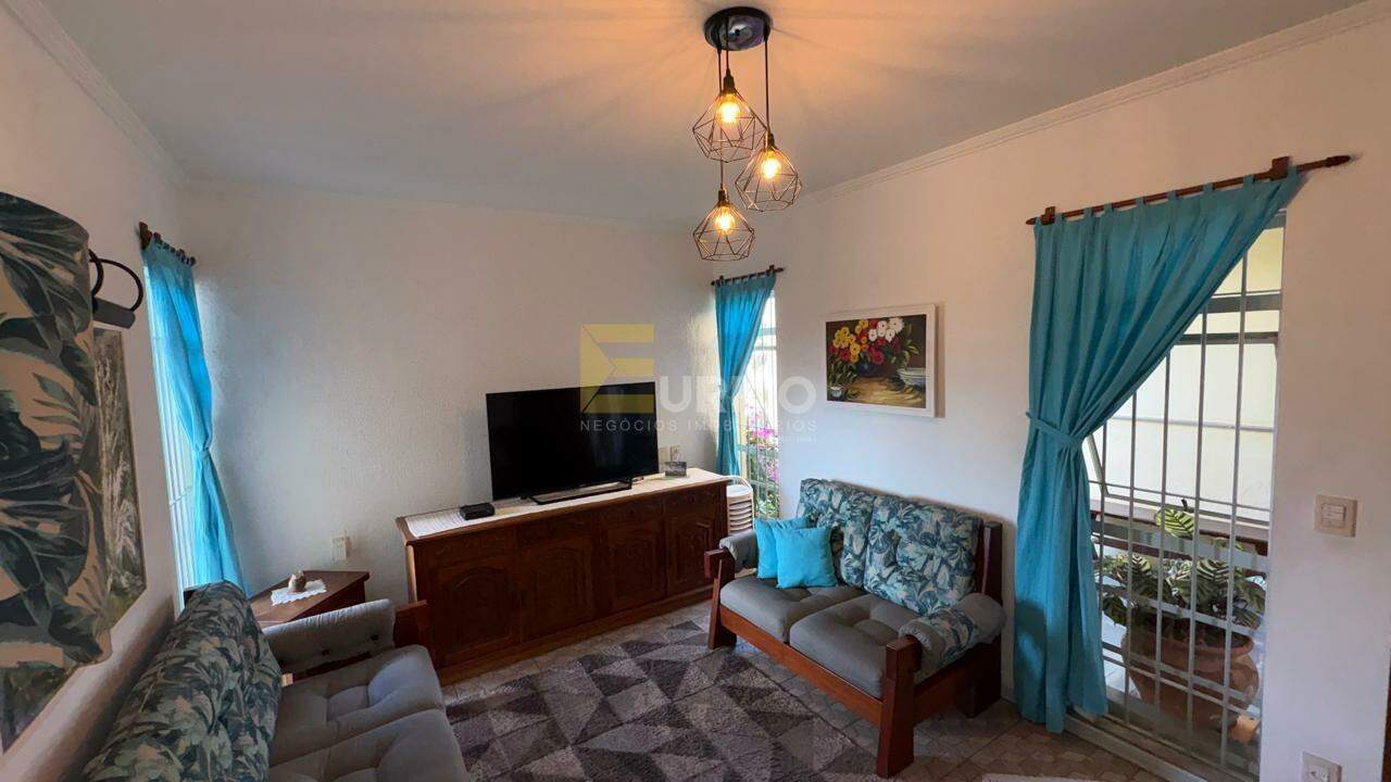 Casa à venda no Centro em Vinhedo/SP: SALA