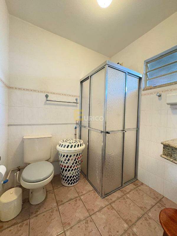 Casa à venda no Centro em Vinhedo/SP: BANHEIRO APOIO  DA CHURRASQUEIRA