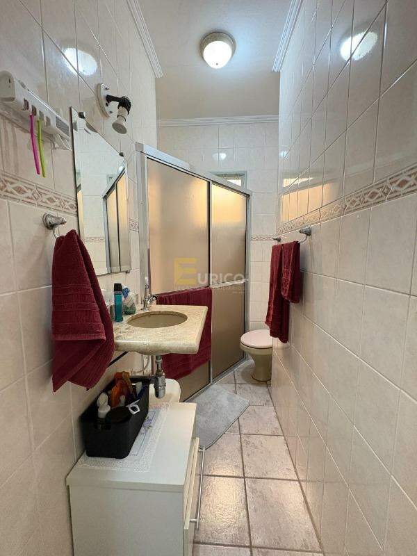 Casa à venda no Centro em Vinhedo/SP: BANHEIRO SOCIAL