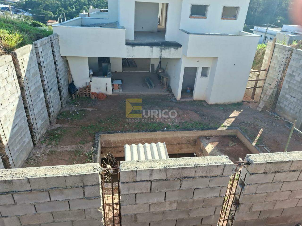 Casa em condomínio à venda no Condomínio Reserva Jatobás em Louveira/SP: 