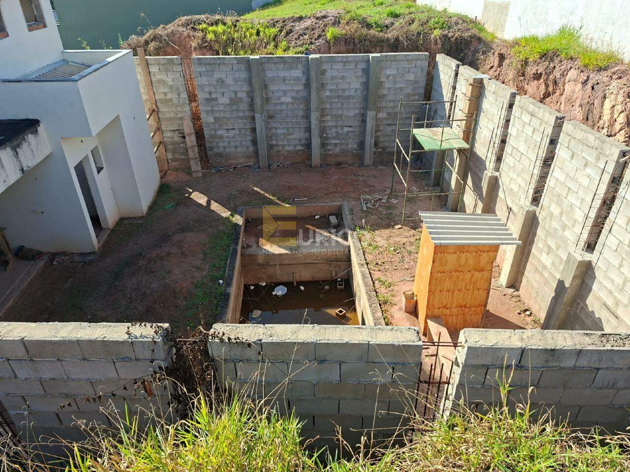 Casa em condomínio à venda no Condomínio Reserva Jatobás em Louveira/SP: 