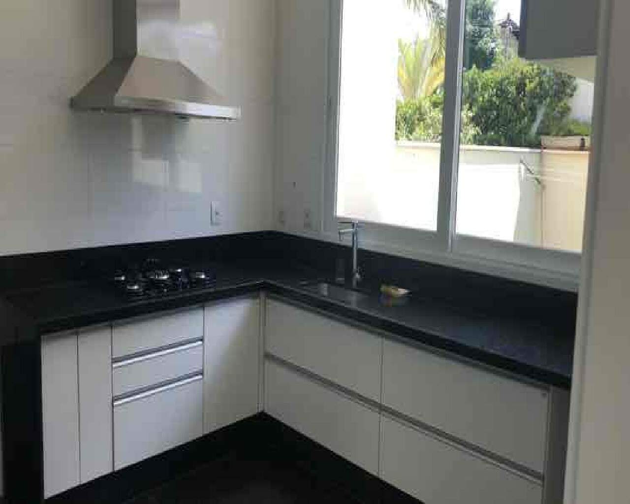 Casa à venda no Condomínio Estância Marambaia em Vinhedo/SP: cozinha