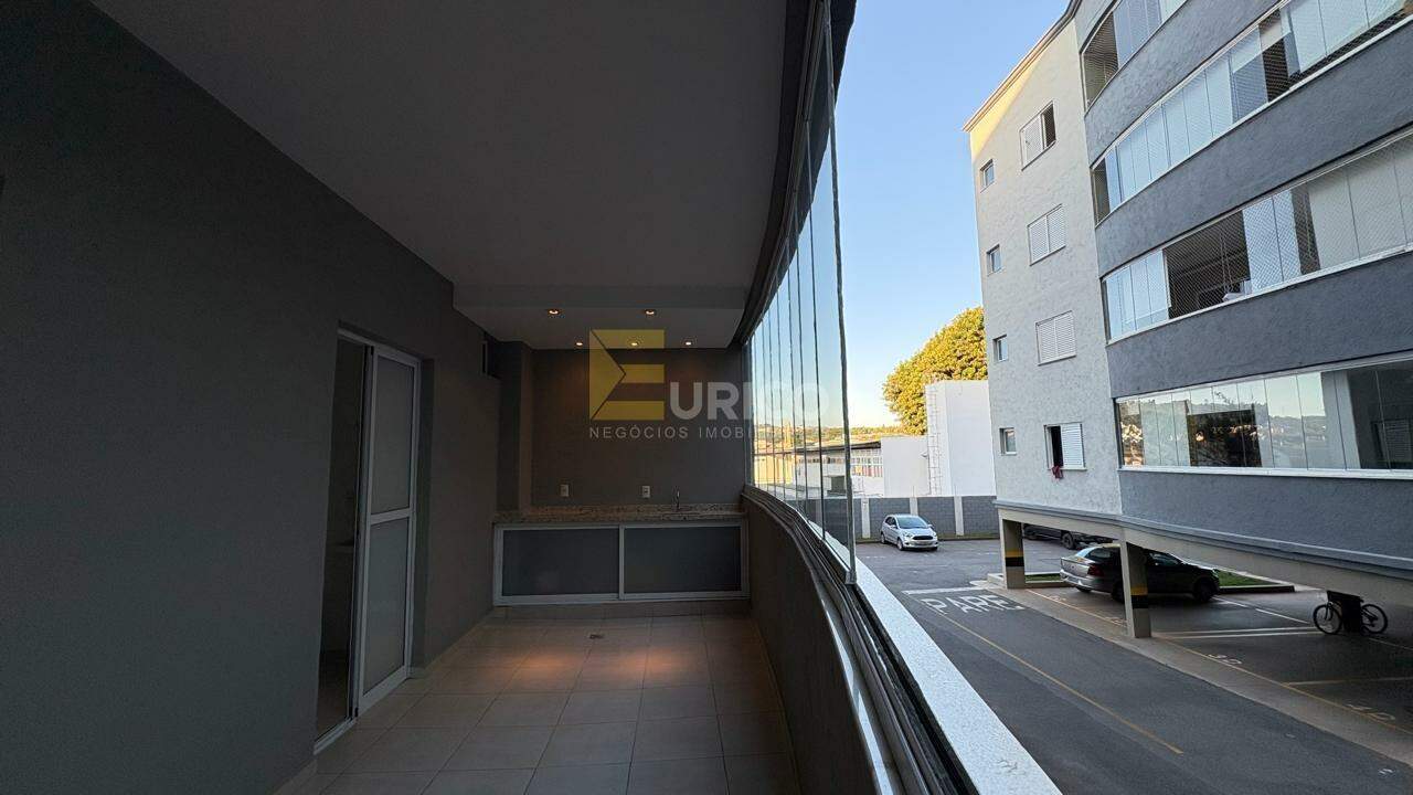 Apartamento para aluguel no Condomínio Residencial das Oliveiras em Vinhedo/SP: VARANDA