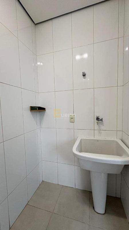 Apartamento para aluguel no Condomínio Residencial das Oliveiras em Vinhedo/SP: LAVANDERIA