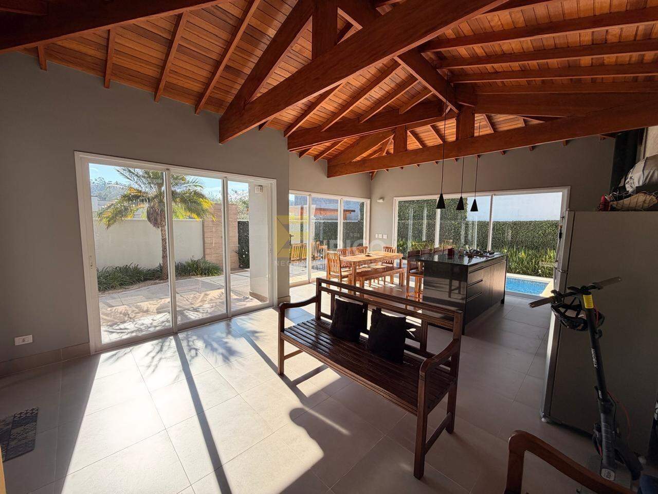 Casa em condomínio à venda no Condomínio Reserva dos Vinhedos em Louveira/SP: 