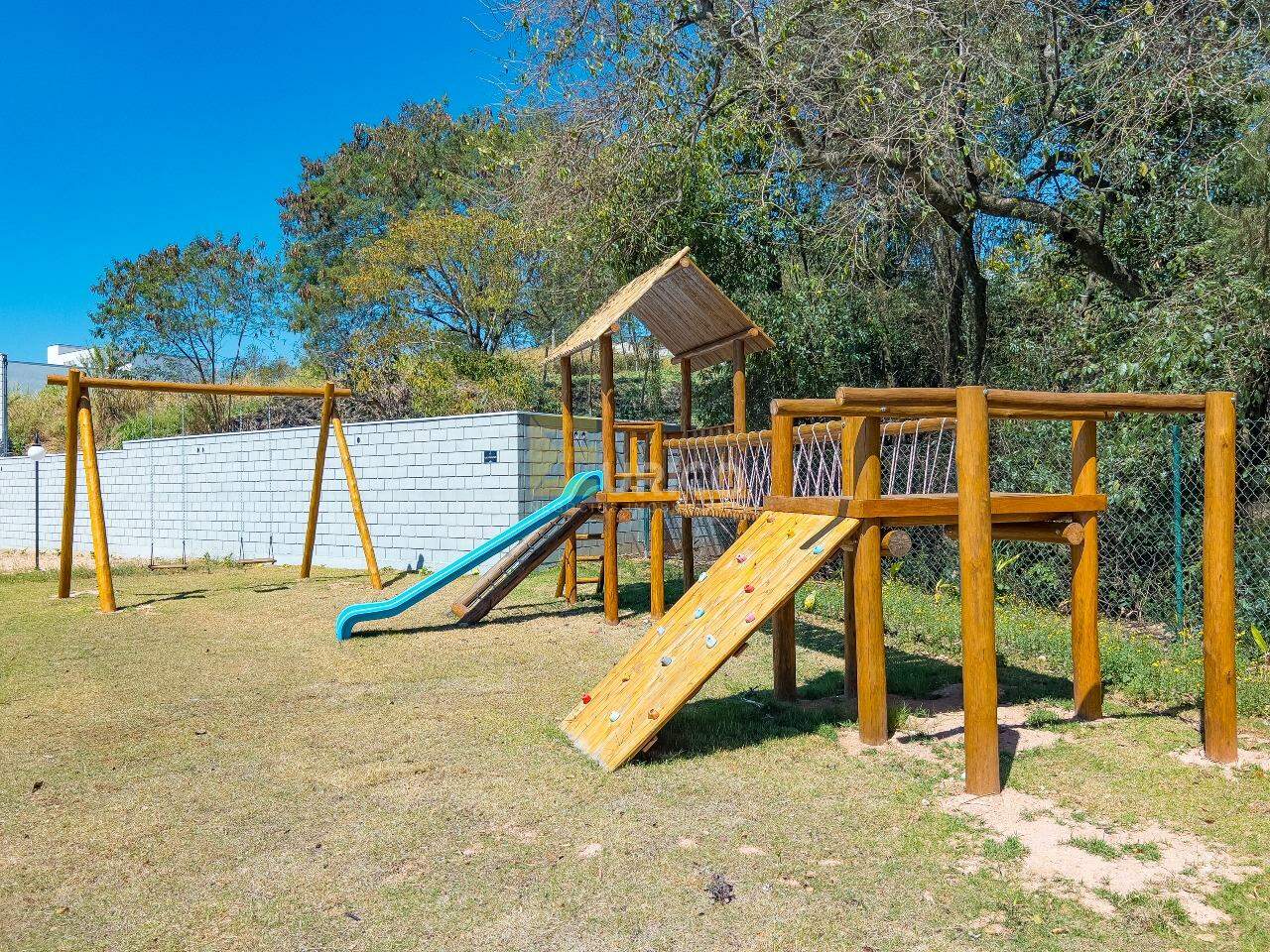 Terreno em Condomínio à venda no Condomínio Residencial San Lucca em Vinhedo/SP: 