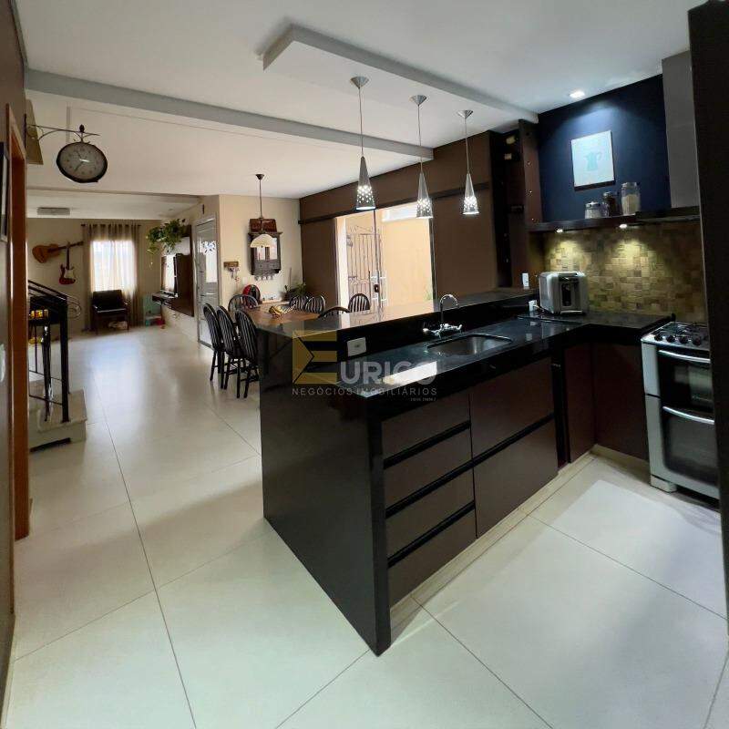 Casa em condomínio à venda no Jardim Carolina em Jundiaí/SP: