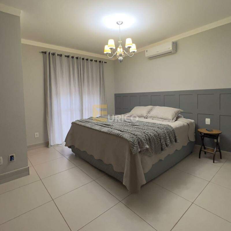 Casa em condomínio à venda no Jardim Carolina em Jundiaí/SP:
