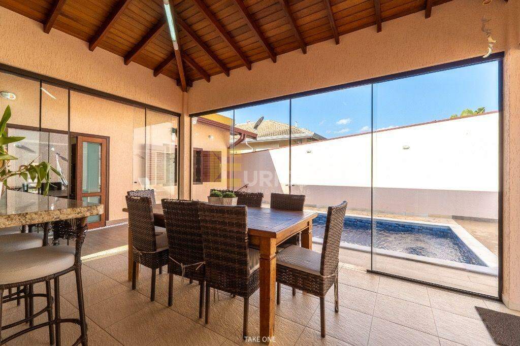 Casa em condomínio à venda no Condomínio Residencial Terras do Caribe em Valinhos/SP: 