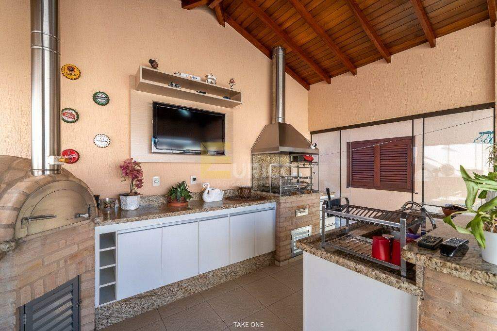Casa em condomínio para aluguel no Condomínio Residencial Terras do Caribe em Valinhos/SP: 