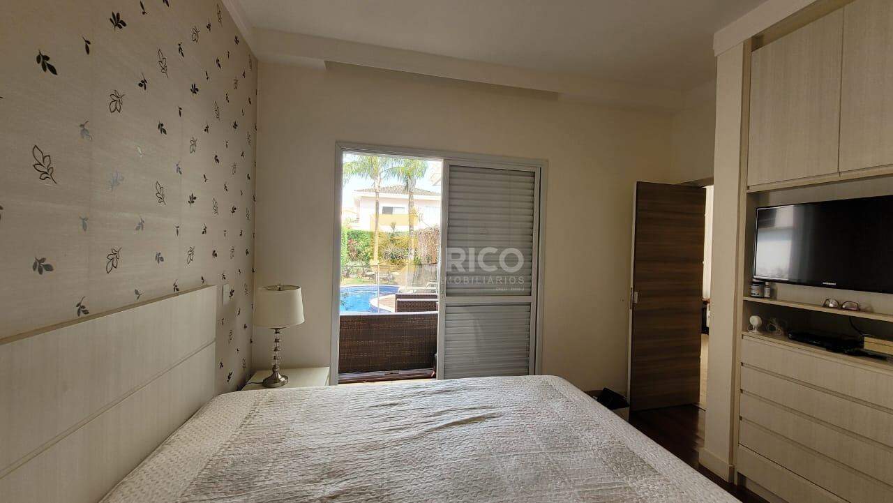 Casa em condomínio à venda no Condomínio Zurich Dorf em Valinhos/SP: Suíte adaptada para PcD