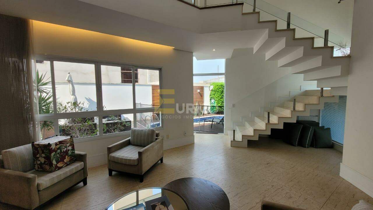 Casa em condomínio à venda no Condomínio Zurich Dorf em Valinhos/SP: Sala de estar