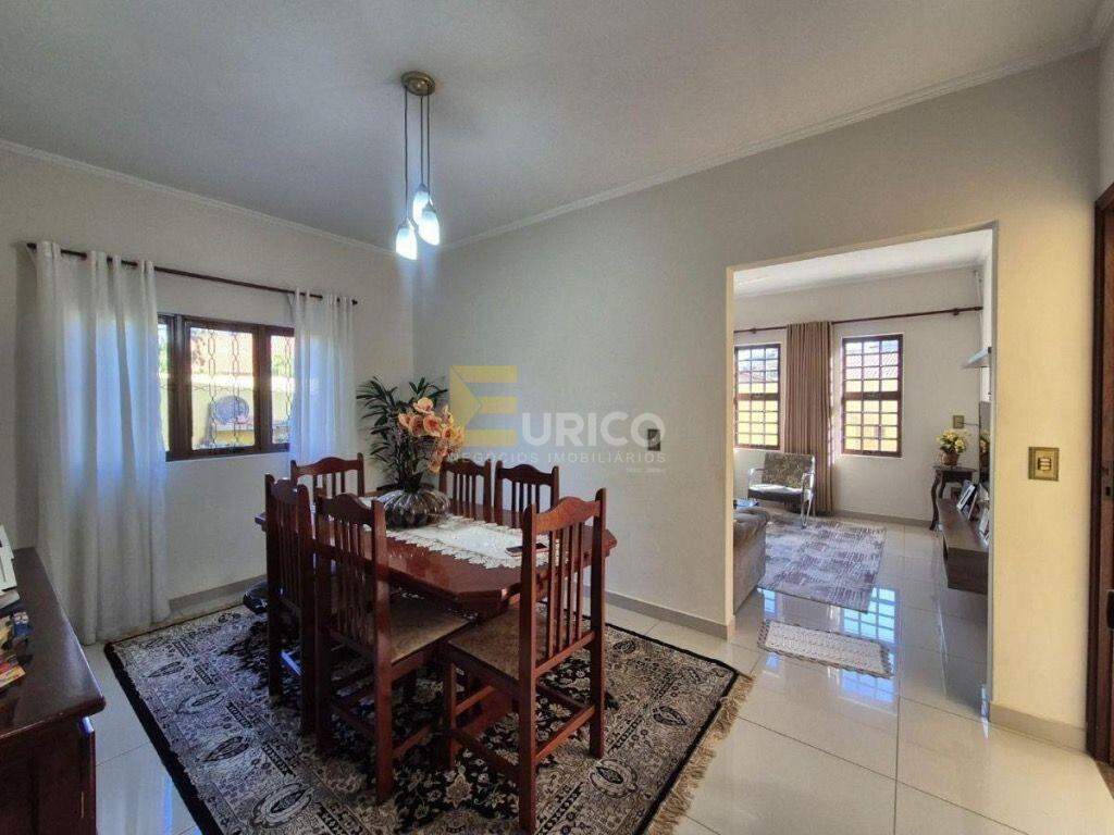 Casa à venda no VILA GENOVEVA em Valinhos/SP: 