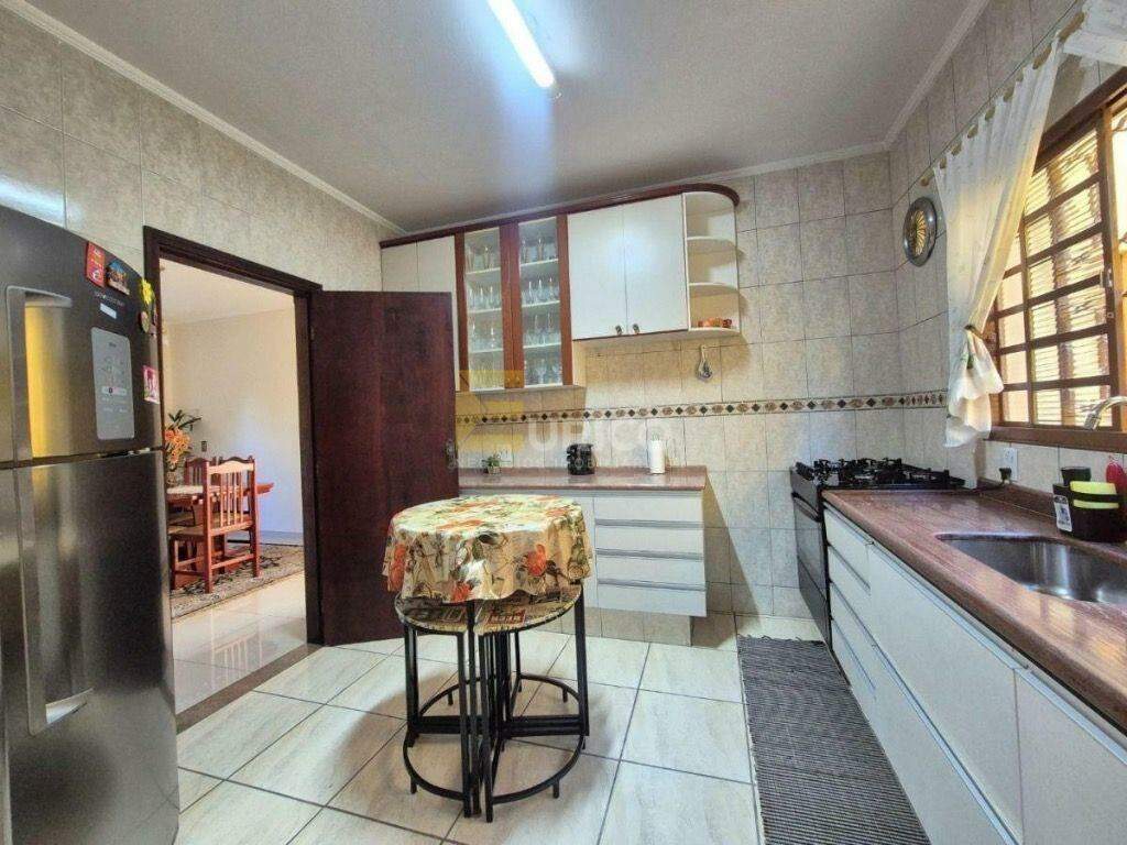 Casa à venda no VILA GENOVEVA em Valinhos/SP: 